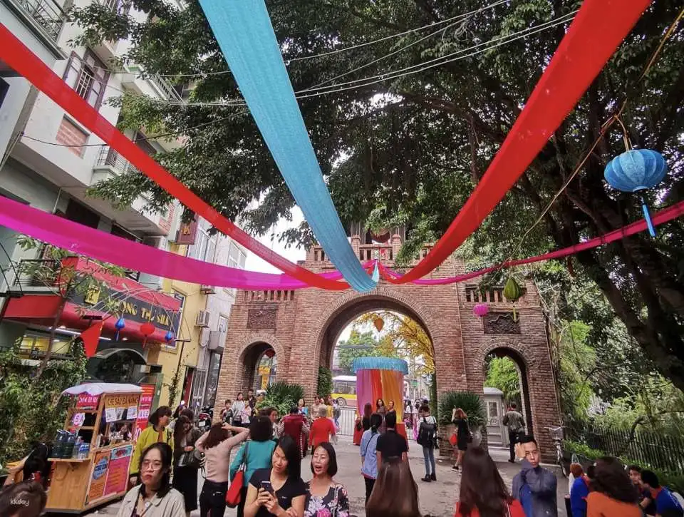 Half-Day-Van-Phuc-Silk-Village-Tour-from-Hanoi-Vietnam-e1c2eb0f-0437-481e-8ecf-7bf55d318979