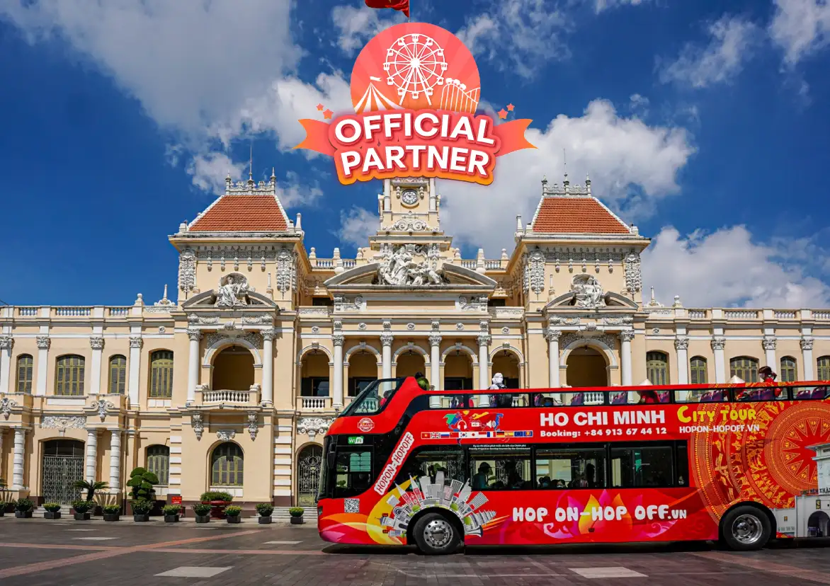 Saigon-Hop-on-Hop-off-Bus-fe1fd34b-4f0a-4758-b9f3-510fa0e01181